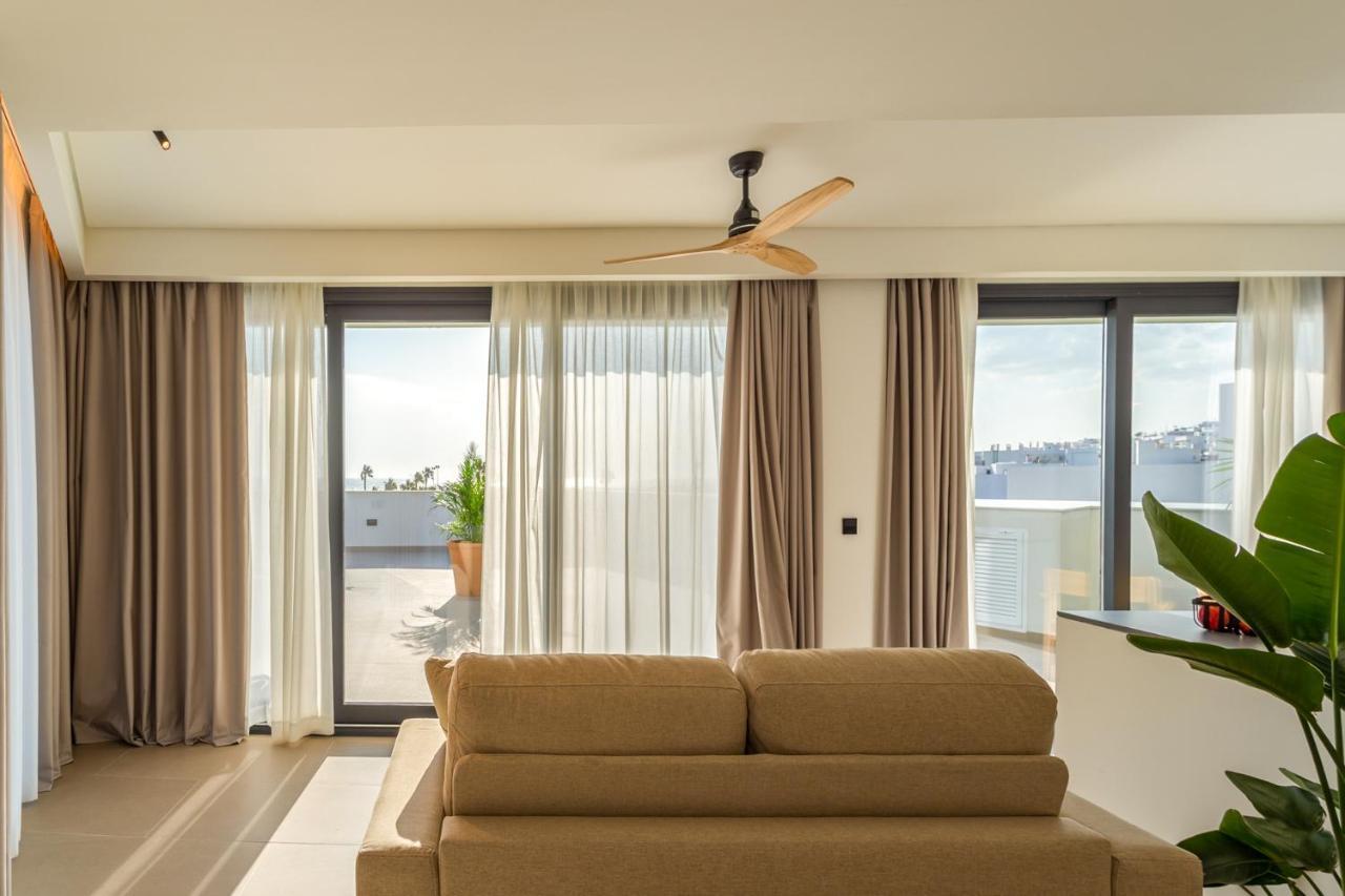 Hotel Apartamentos Hamus โกนิล เด ลาฟรอนเตรา ภายนอก รูปภาพ