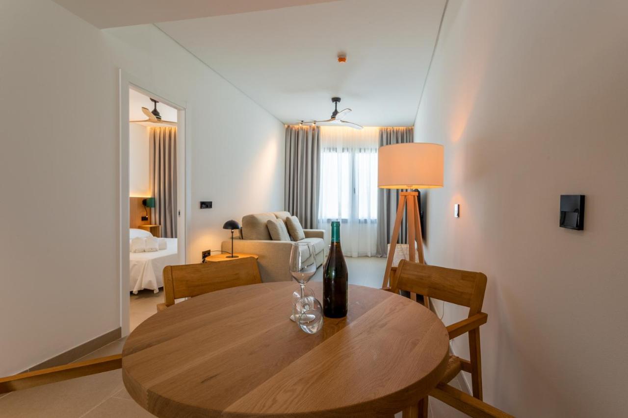 Hotel Apartamentos Hamus โกนิล เด ลาฟรอนเตรา ภายนอก รูปภาพ
