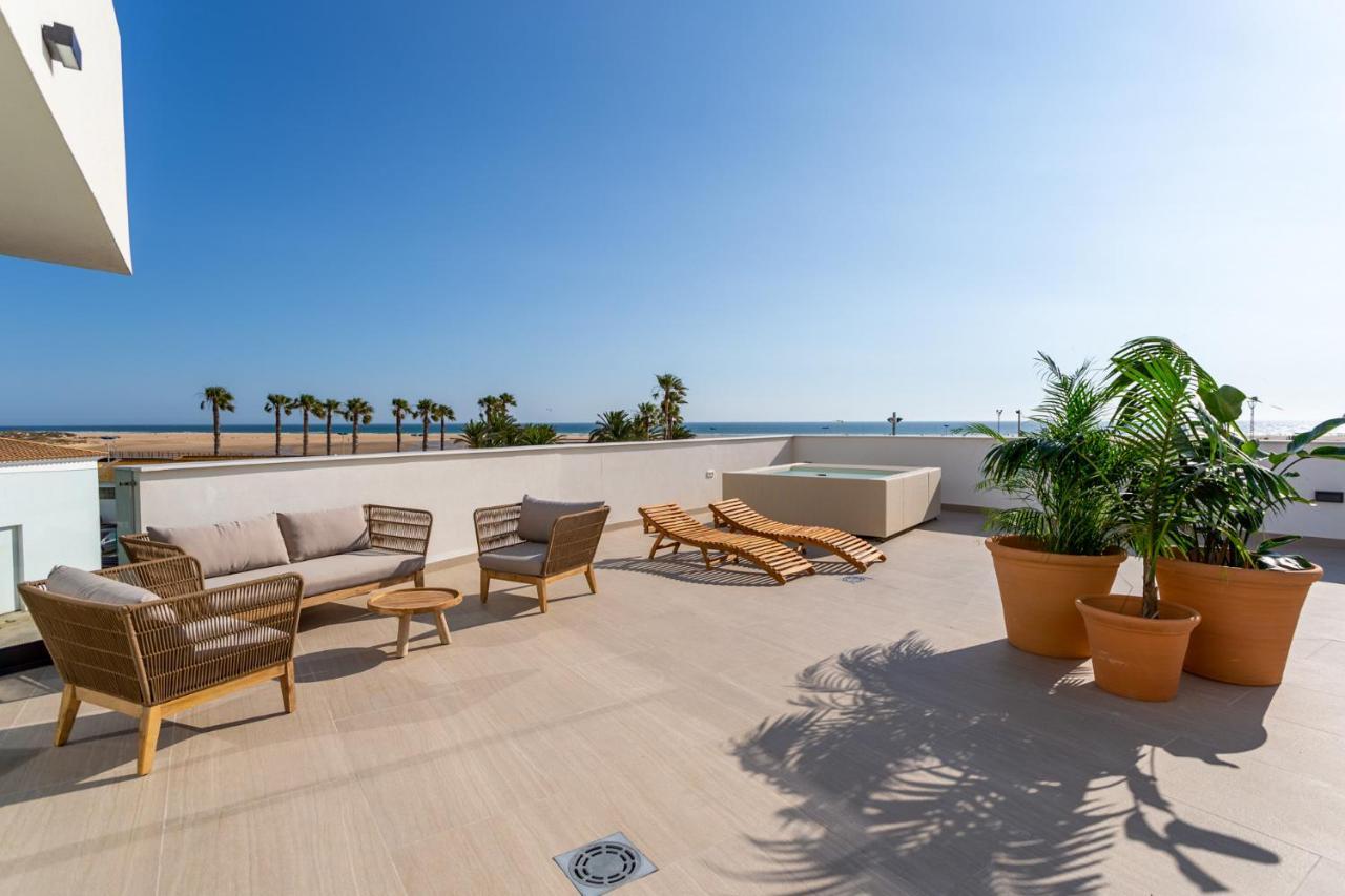 Hotel Apartamentos Hamus โกนิล เด ลาฟรอนเตรา ภายนอก รูปภาพ