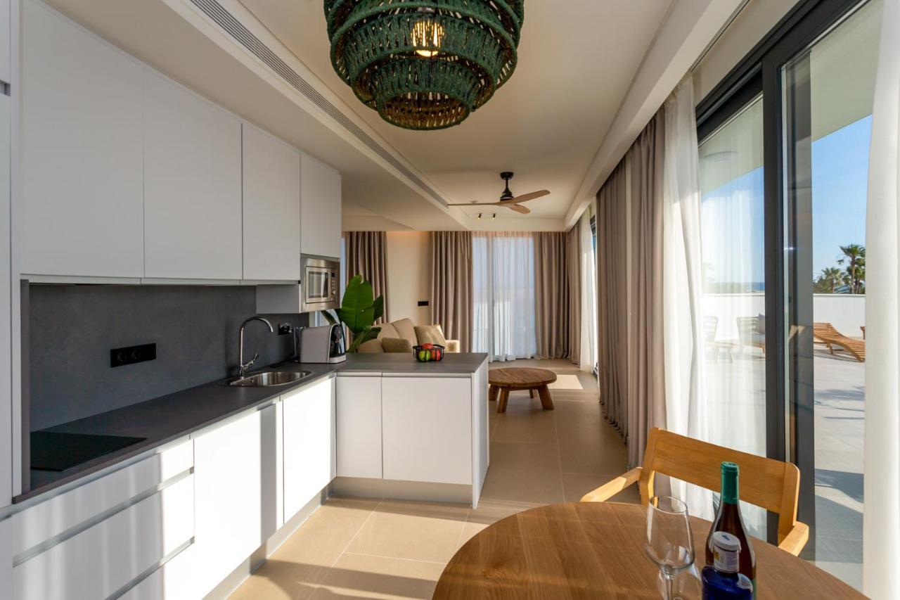 Hotel Apartamentos Hamus โกนิล เด ลาฟรอนเตรา ภายนอก รูปภาพ