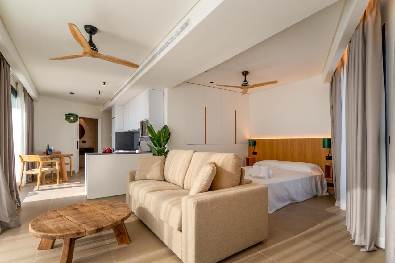 Hotel Apartamentos Hamus โกนิล เด ลาฟรอนเตรา ภายนอก รูปภาพ