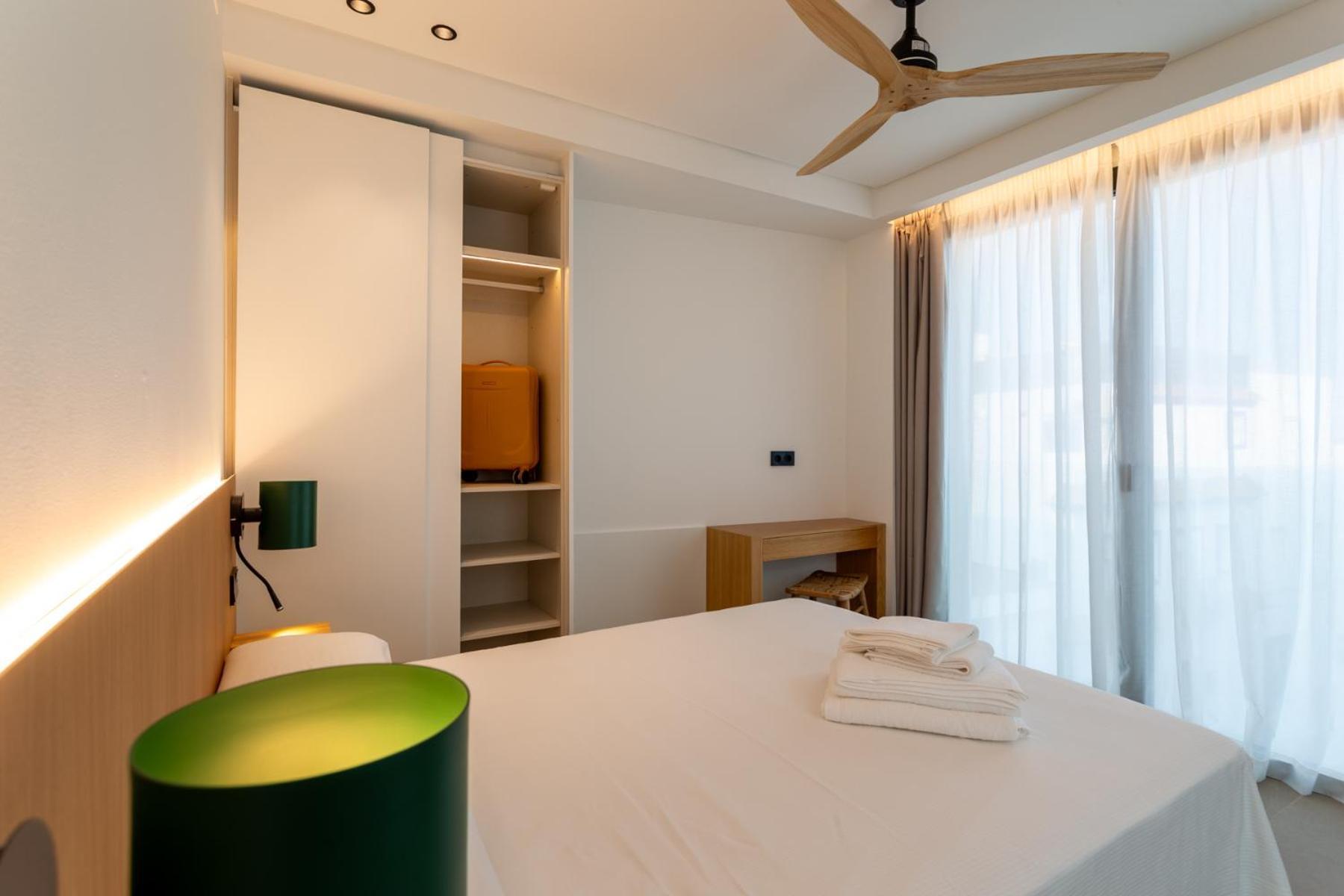 Hotel Apartamentos Hamus โกนิล เด ลาฟรอนเตรา ภายนอก รูปภาพ